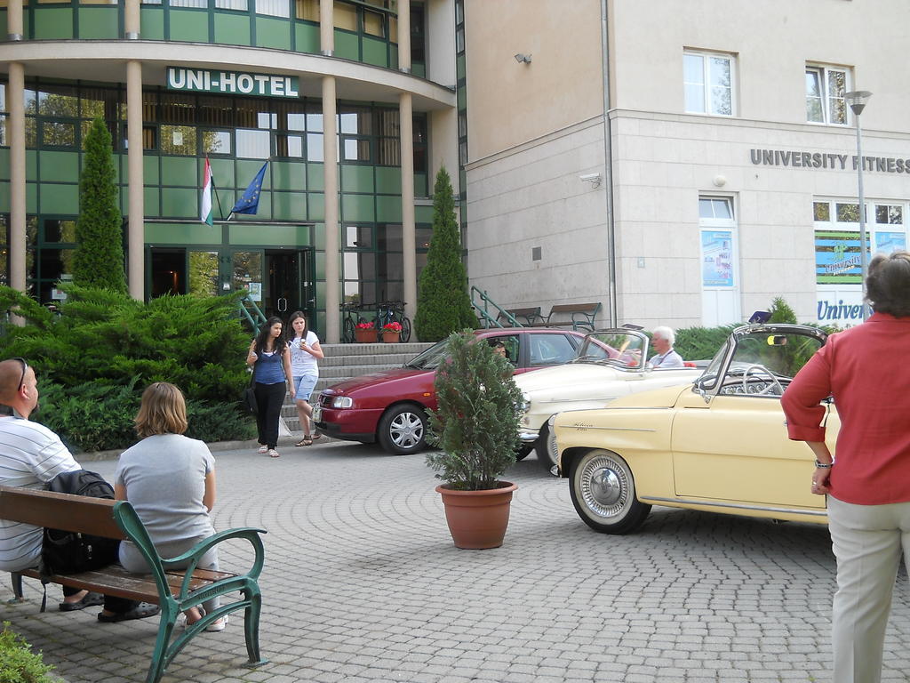 Uni-Hotel Diákotthon Miskolc Exterior foto